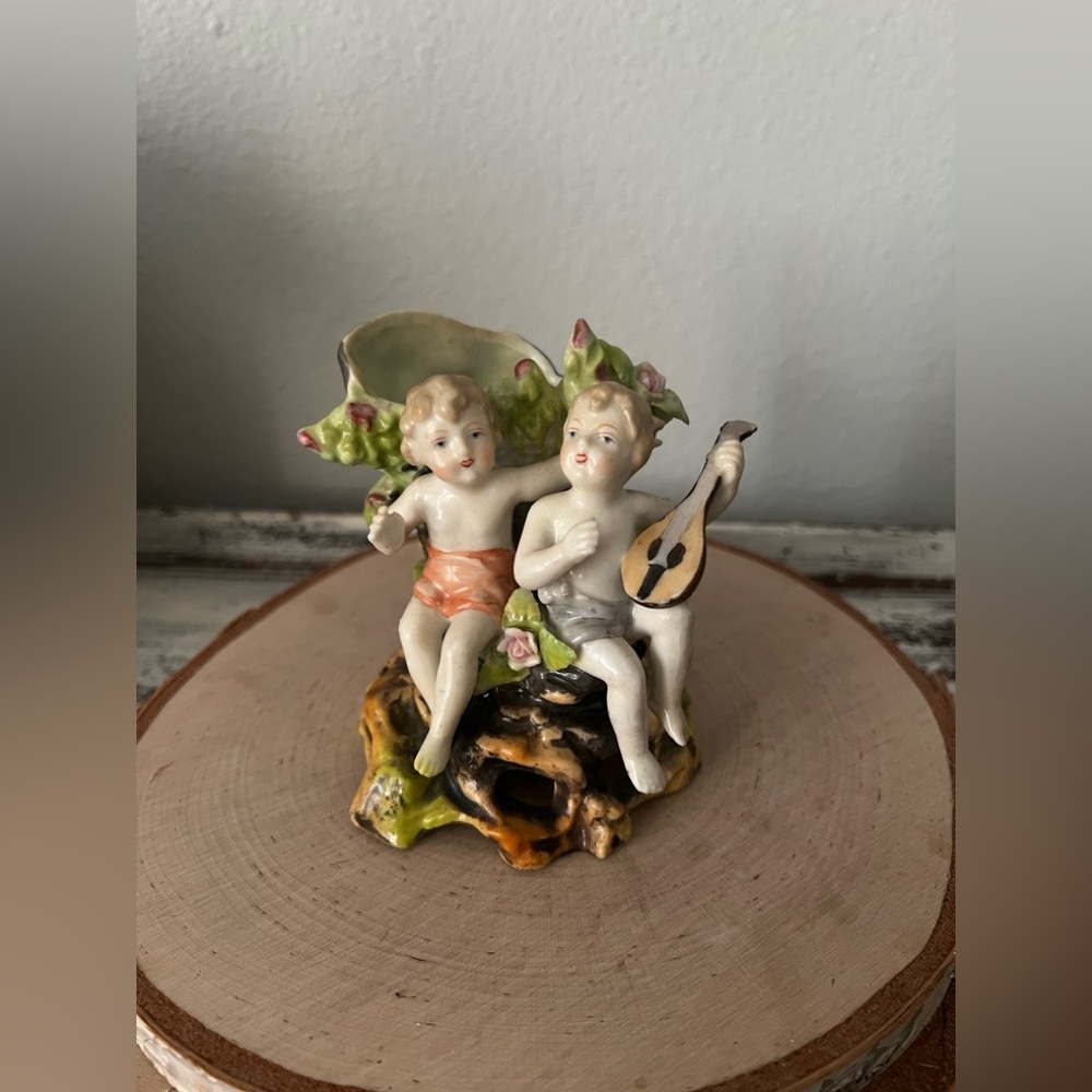 Vintage Germany Singing Cherubs Playing a Mandolin Porcelain Vase Planter  6368